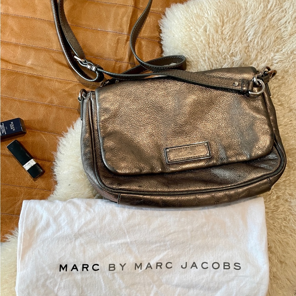 Marc by Marc Jacobs metallic grey crossbody purse